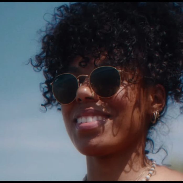 Cellz, Blue Glass - I Saw Her On The Beach (Official Music Video) 0-29 screenshot